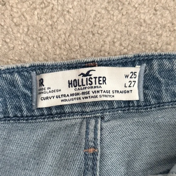 Hollister Distressed Blue Women's Jeans - curvy ultra high-rise vintage straight - Picture 2 of 3